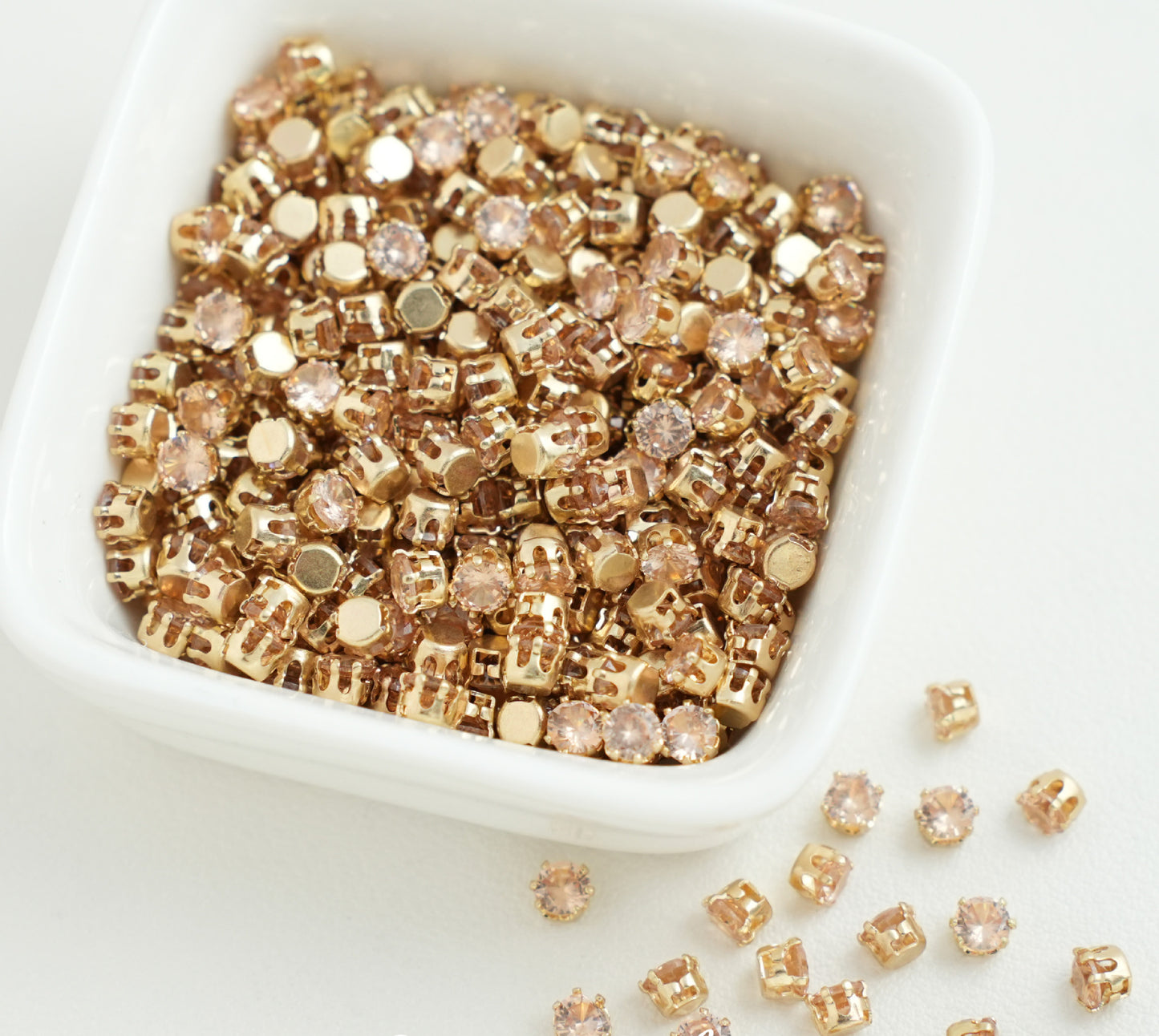 3/4/5mm Round Zircon(Golden bottom)