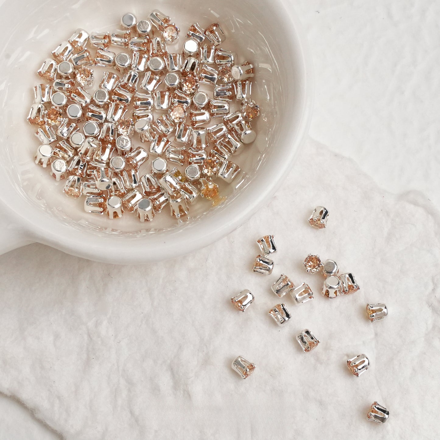 3/4mm Round Zircon(Silver bottom)
