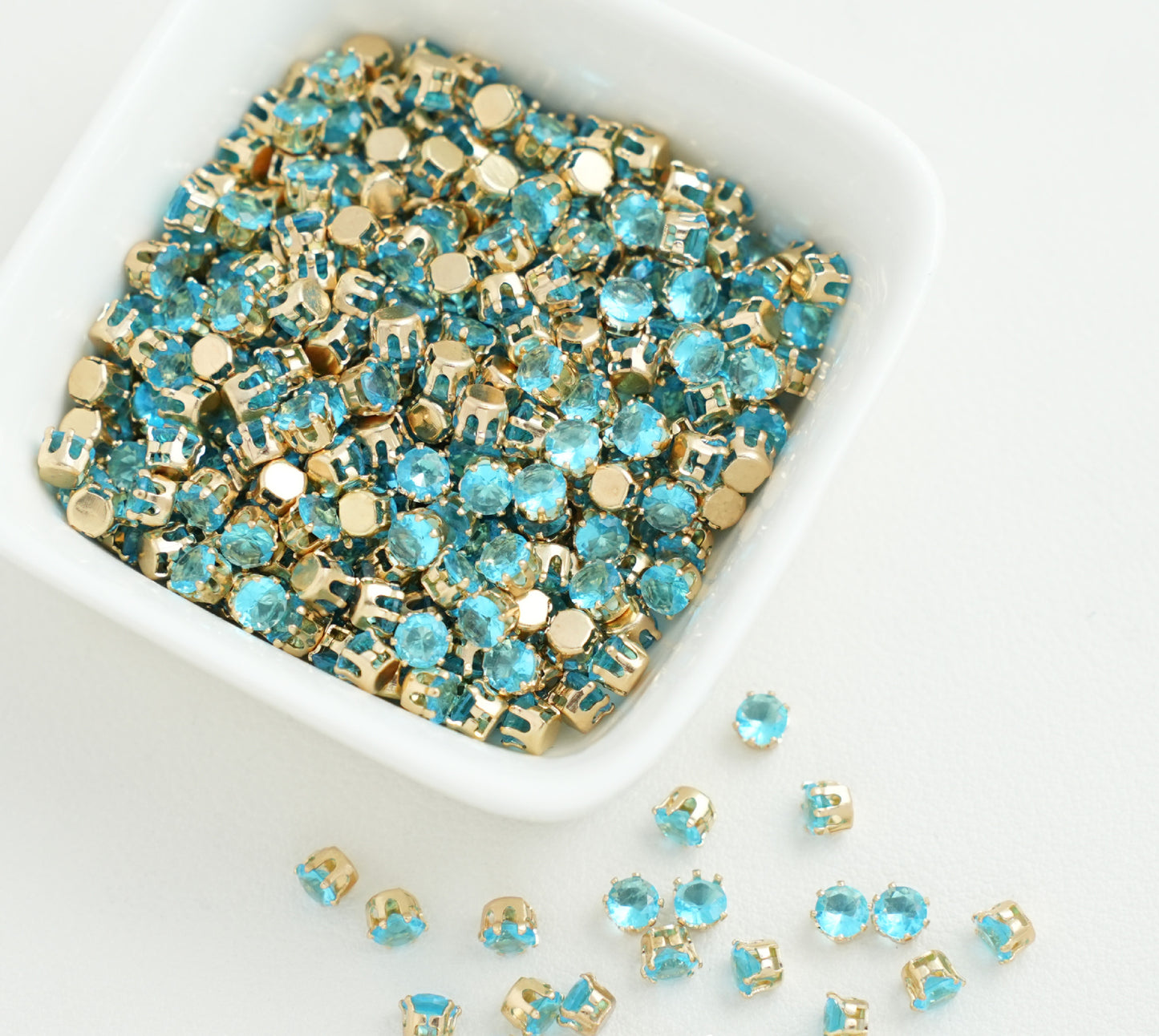 3/4/5mm Round Zircon(Golden bottom)