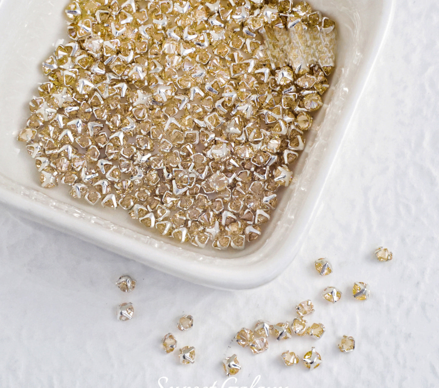 3mm/4mm Reverse Round Zircon
