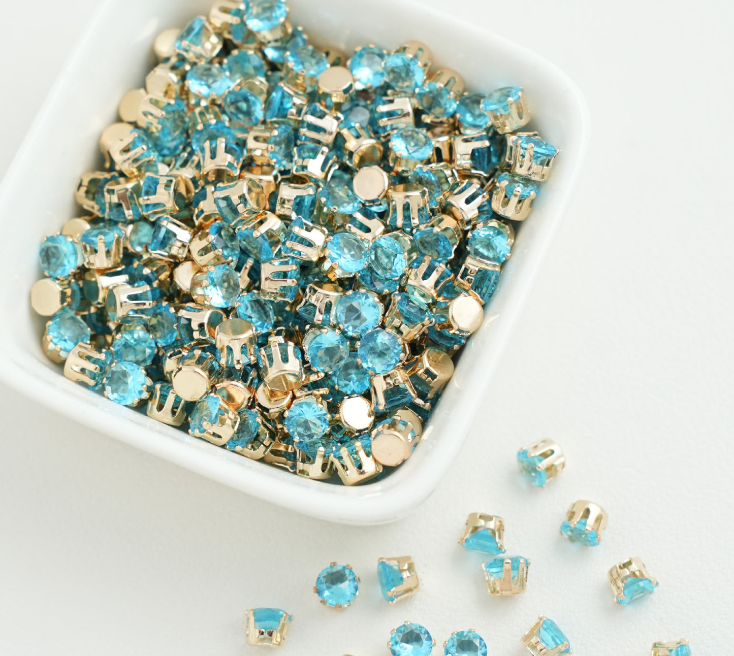 3/4/5mm Round Zircon(Golden bottom)