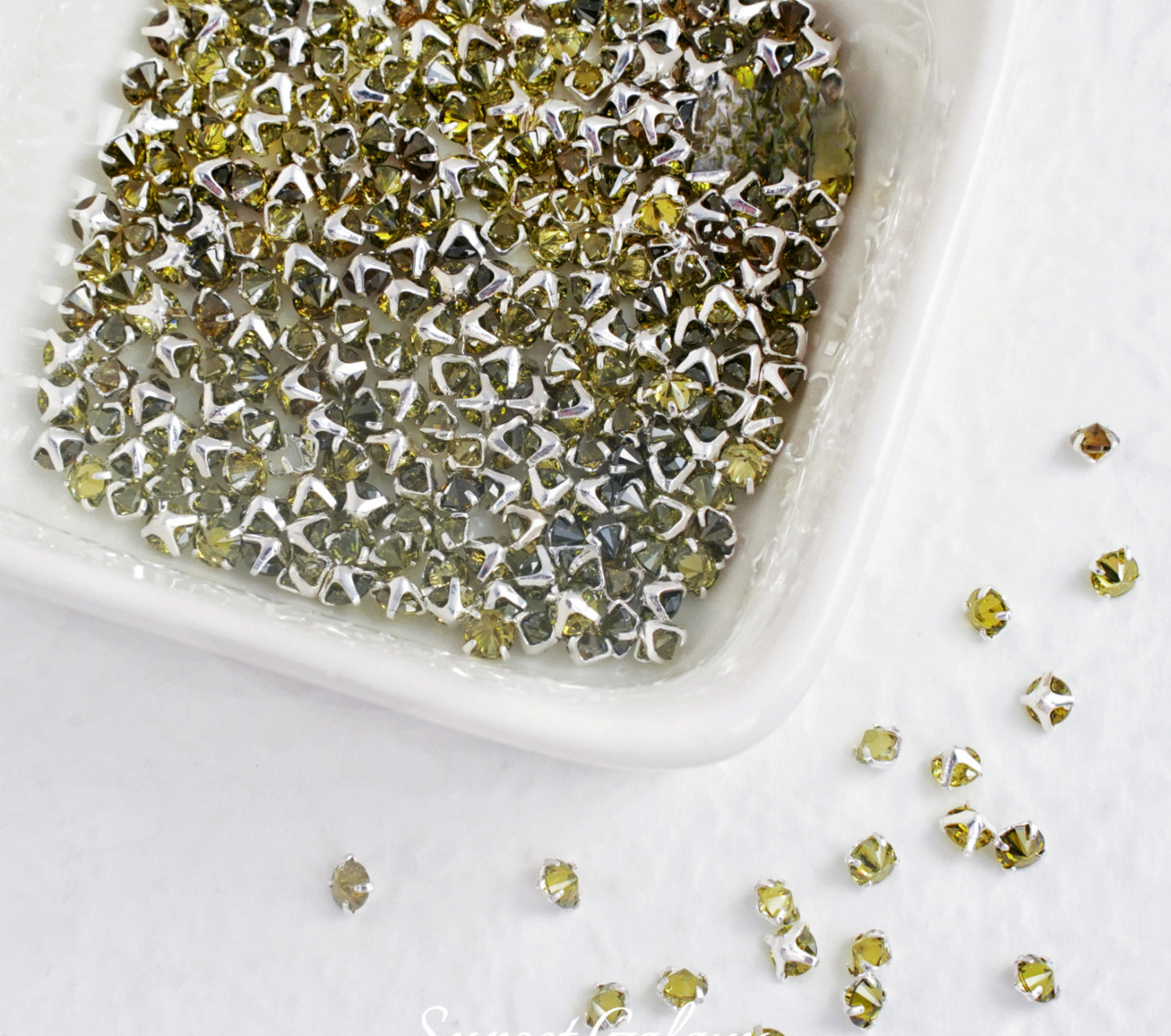 3mm/4mm Reverse Round Zircon