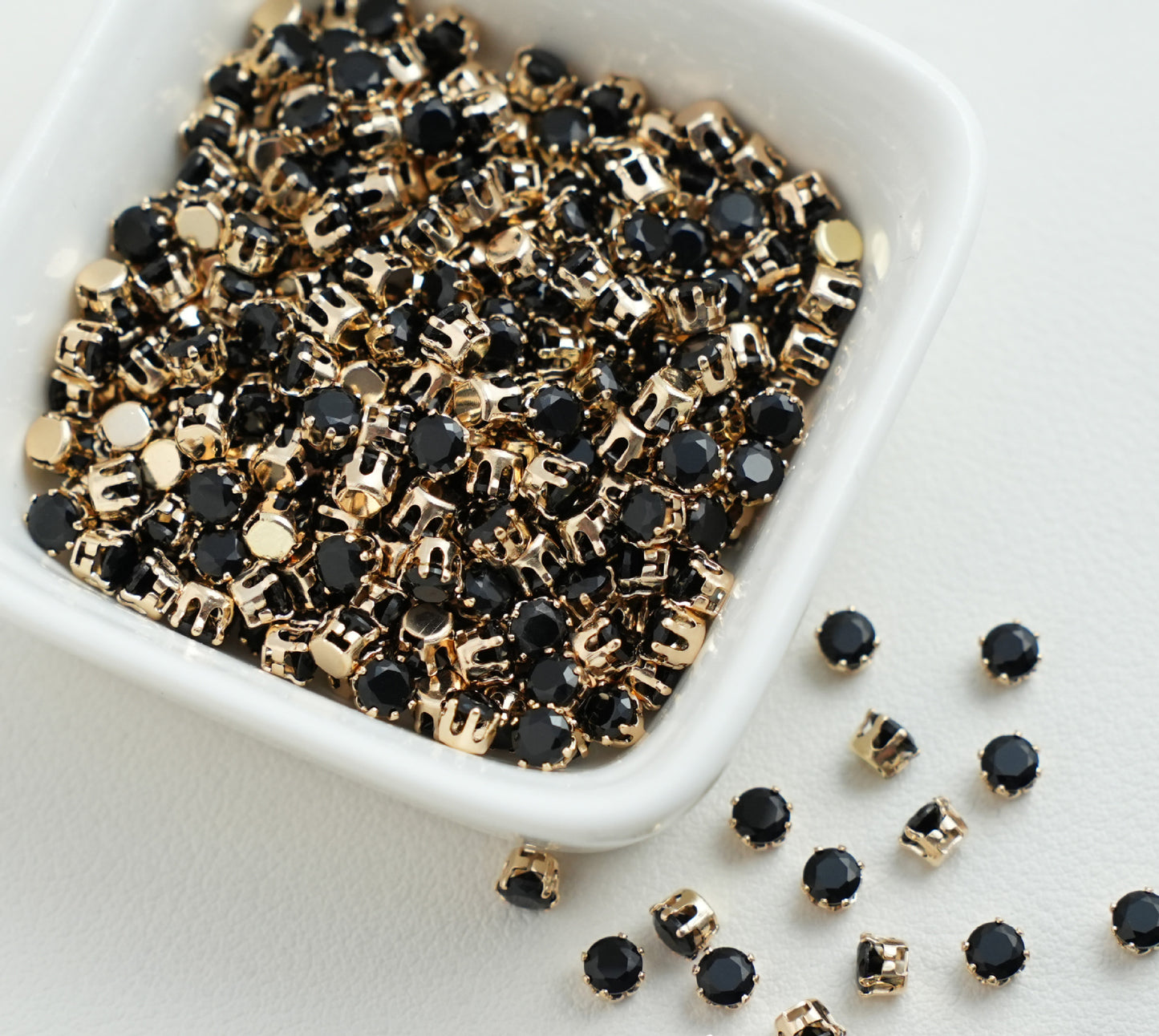 3/4/5mm Round Zircon（Golden bottom）