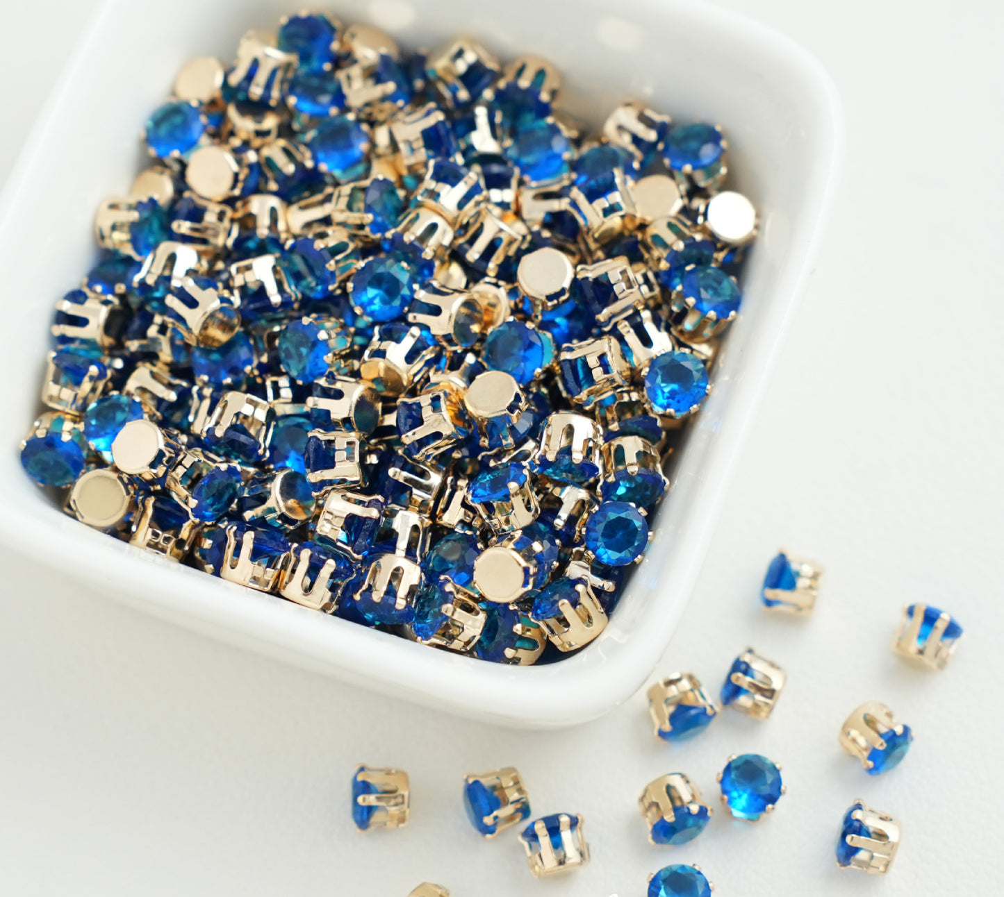 3/4/5mm Round Zircon（Golden bottom）
