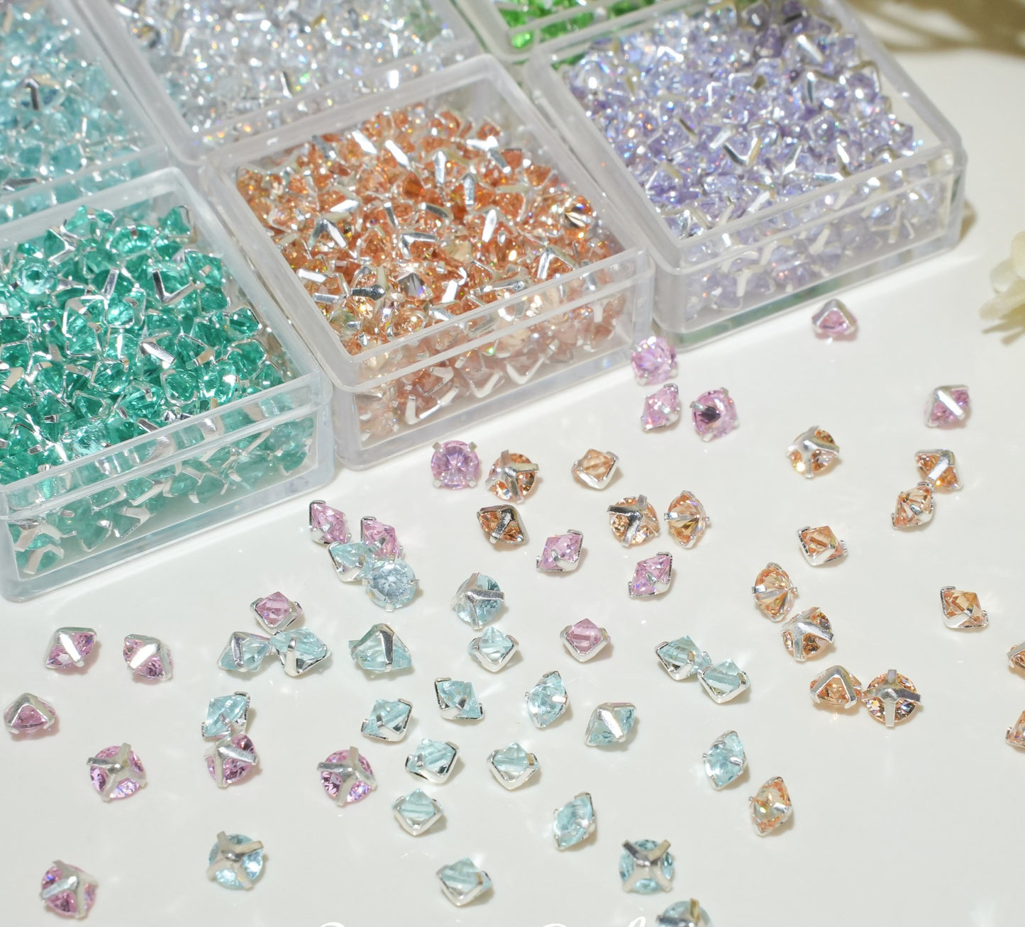 3mm/4mm Reverse Round Zircon